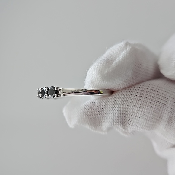 7 Stones Black Moissanite - Picture 5 of 8